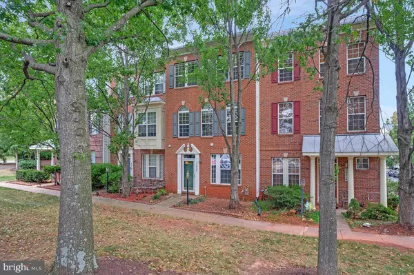 46220 WALPOLE TER, Sterling, VA 20165