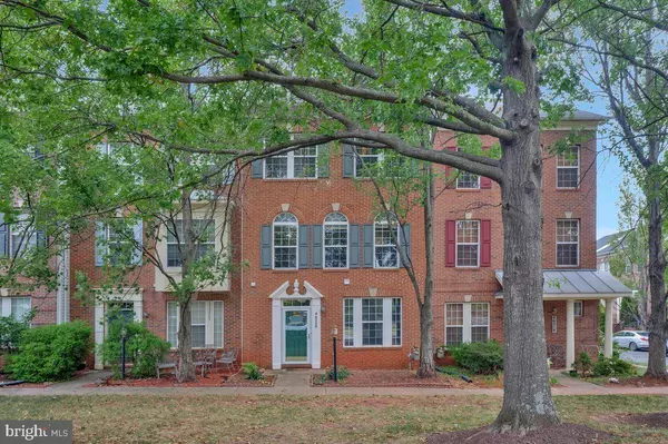 46220 WALPOLE TER, Sterling, VA 20165