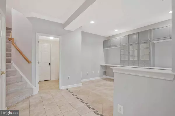 46220 WALPOLE TER, Sterling, VA 20165