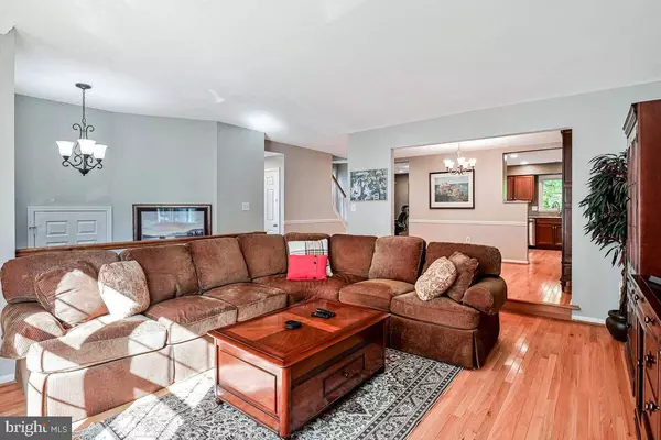 6800 WILD ROSE CT, Springfield, VA 22152