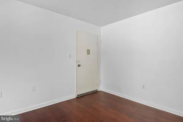 1604 RENATE DR #104, Woodbridge, VA 22192