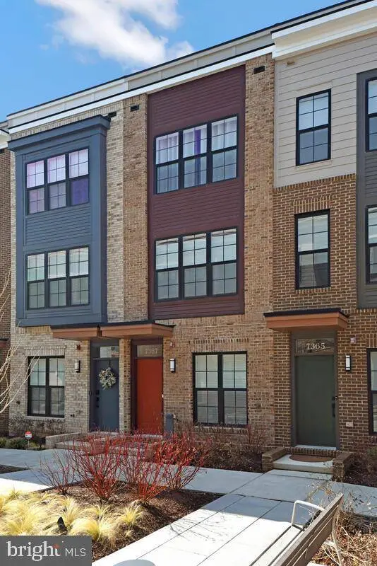 7367 BLADE DR, Falls Church, VA 22042