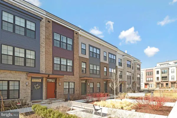 7367 BLADE DR, Falls Church, VA 22042