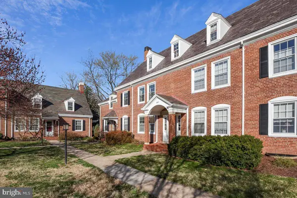 4241 35TH ST S #B1, Arlington, VA 22206