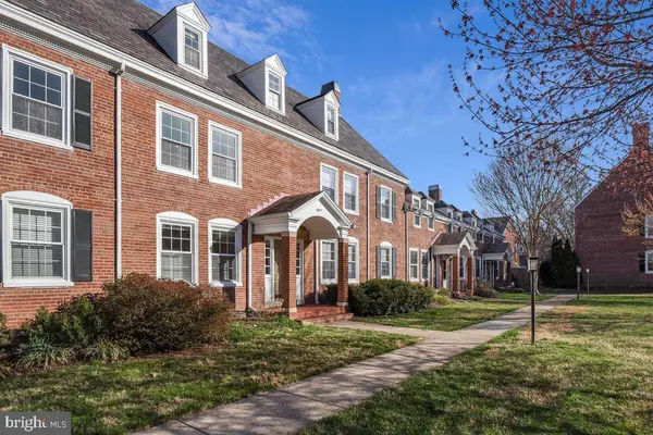 4241 35TH ST S #B1, Arlington, VA 22206