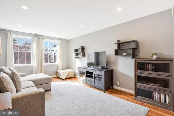 4241 35TH ST S #B1, Arlington, VA 22206