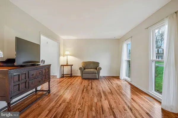 8714 ARLEY DR, Springfield, VA 22153