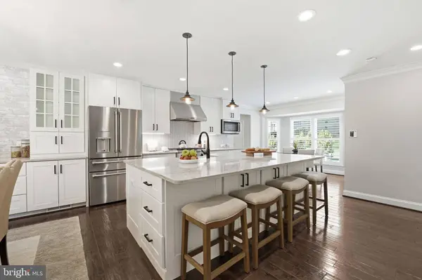 2638 OAKTON GLEN DR, Vienna, VA 22181