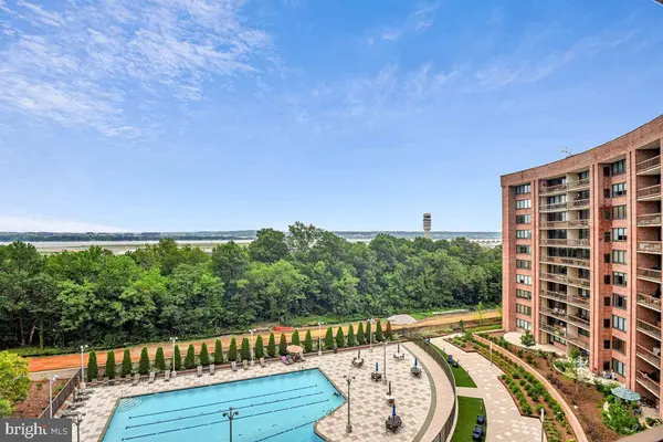 1805 CRYSTAL DR #807S, Arlington, VA 22202