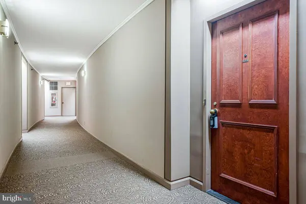 1805 CRYSTAL DR #807S, Arlington, VA 22202