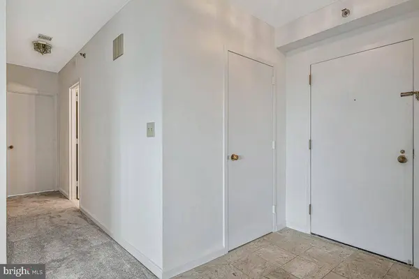 1805 CRYSTAL DR #807S, Arlington, VA 22202