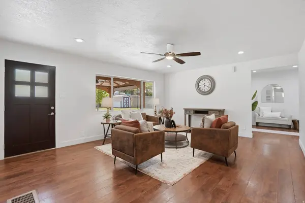 6889 S VILLAGE RD E, Cottonwood Heights, UT 84121