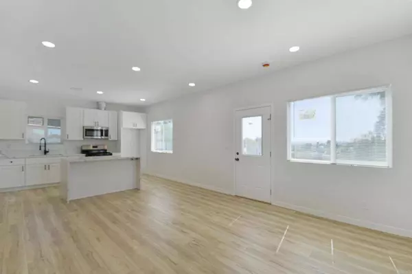 6478 Scimitar DR, San Diego, CA 92114