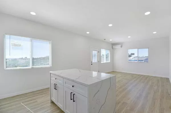 6478 Scimitar DR, San Diego, CA 92114