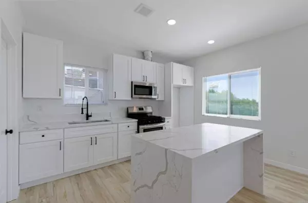 6478 Scimitar DR, San Diego, CA 92114