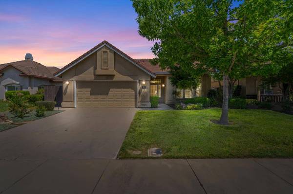 1925 Crystalwood LN, Lodi, CA 95242