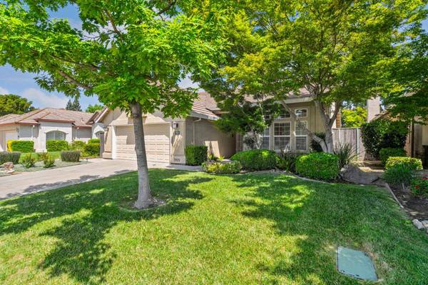 1925 Crystalwood LN, Lodi, CA 95242