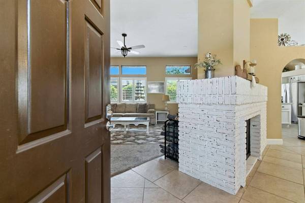 663 Canyon Creek WAY, Galt, CA 95632