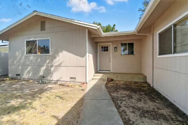 1057 Sapphire WAY, Manteca, CA 95336