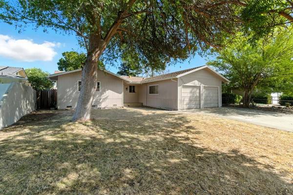 1057 Sapphire WAY, Manteca, CA 95336