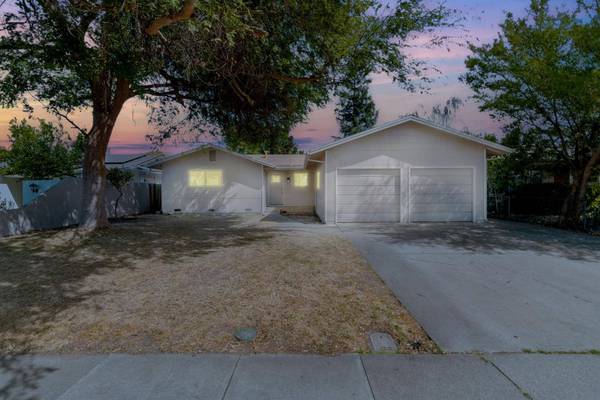 1057 Sapphire WAY, Manteca, CA 95336