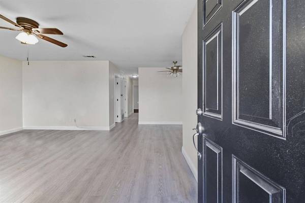 16280 Julie LN, Lathrop, CA 95330