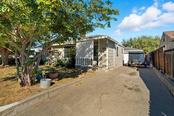 1511 Elmwood AVE, Stockton, CA 95204