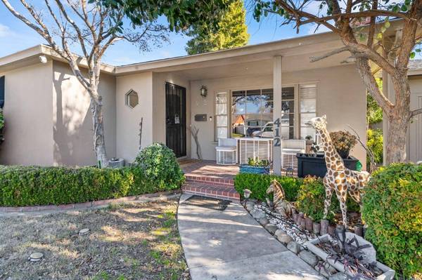 412 N Santa Cruz AVE, Modesto, CA 95354