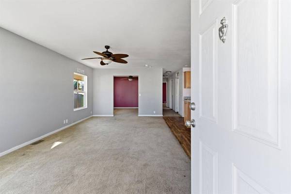 8600 West Lane #172, Stockton, CA 95210