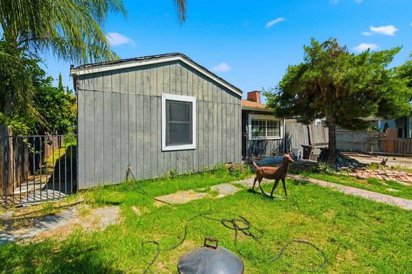 1823 W Acacia ST, Stockton, CA 95203