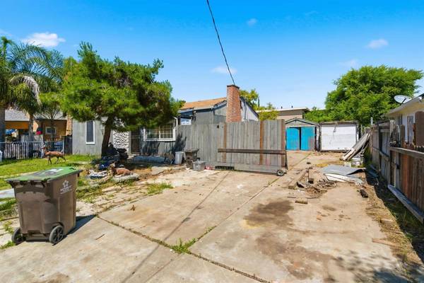 1823 W Acacia ST, Stockton, CA 95203
