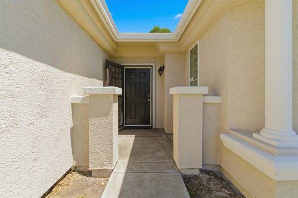 4318 Highbridge LN, Stockton, CA 95206