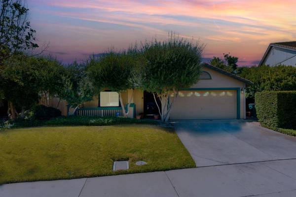 442 Hummingbird DR, Lodi, CA 95240