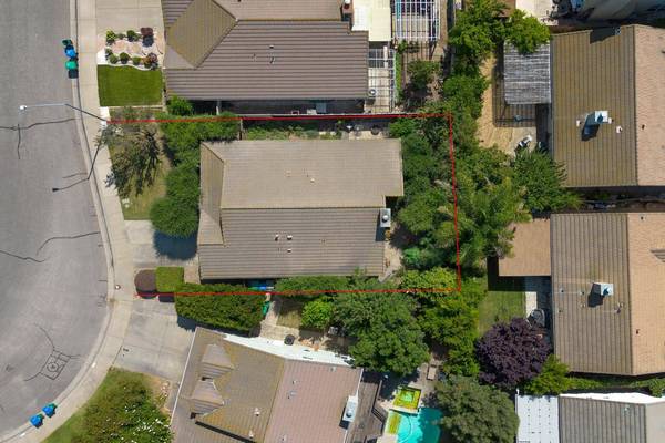 442 Hummingbird DR, Lodi, CA 95240