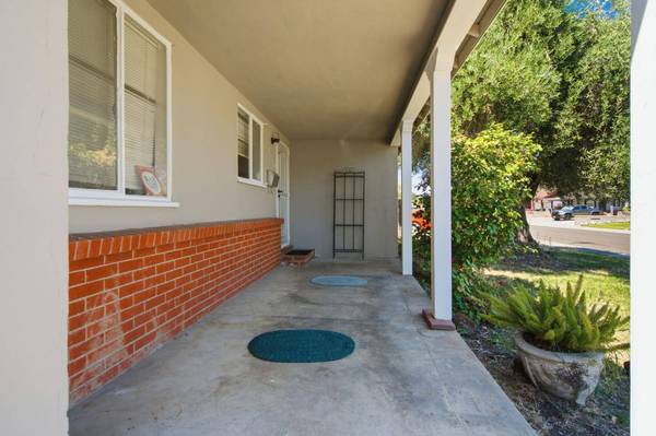 2868 De Ovan AVE, Stockton, CA 95204