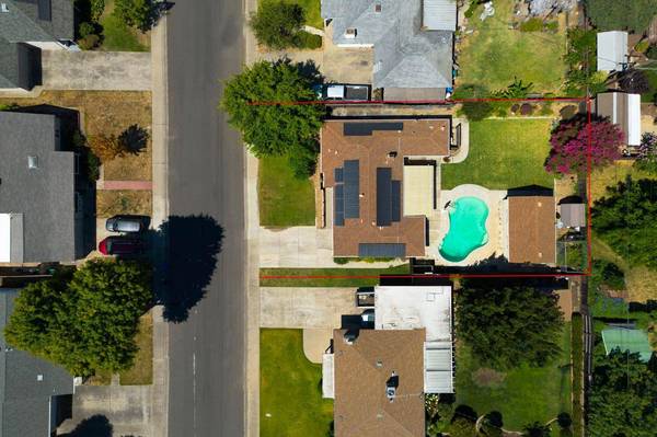 2439 W De Ovan AVE, Stockton, CA 95204