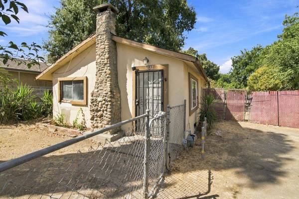 1827 N Sutro AVE, Stockton, CA 95205