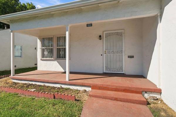 1211 N Airport WAY, Stockton, CA 95205