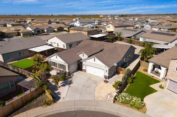 1827 Tulip CT, Lodi, CA 95242