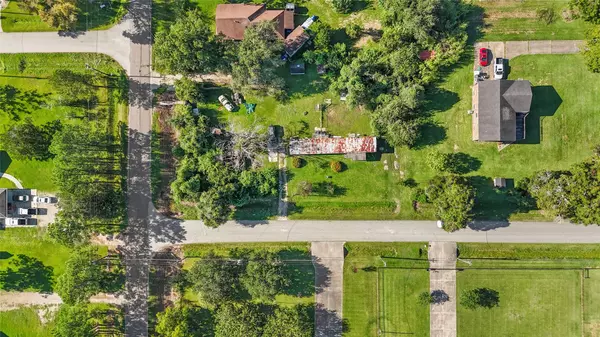 4518 S Elm AVE, Santa Fe, TX 77517