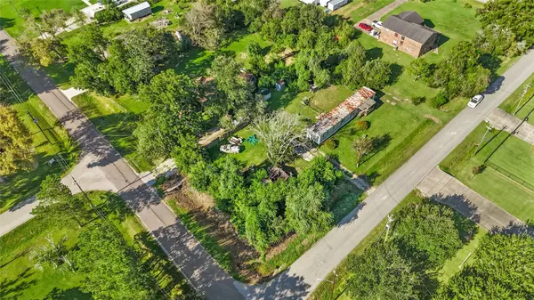 4518 S Elm AVE, Santa Fe, TX 77517