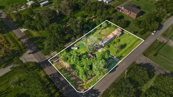 4518 S Elm AVE, Santa Fe, TX 77517