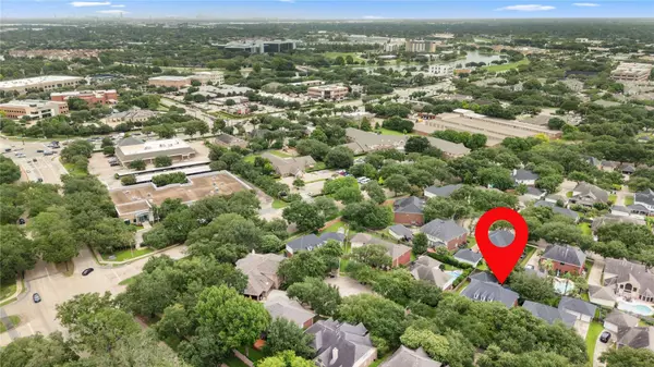 1415 Meadow Hill DR, Sugar Land, TX 77479