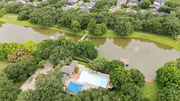 1415 Meadow Hill DR, Sugar Land, TX 77479