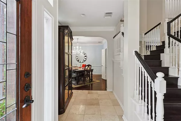 1415 Meadow Hill DR, Sugar Land, TX 77479