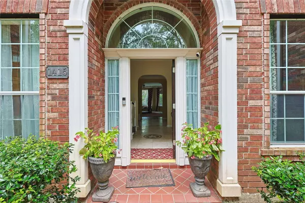 1415 Meadow Hill DR, Sugar Land, TX 77479