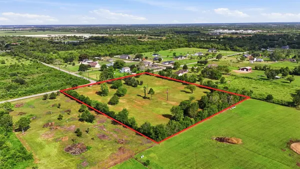 8511 County Road 79, Iowa Colony, TX 77583