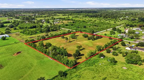 8511 County Road 79, Iowa Colony, TX 77583