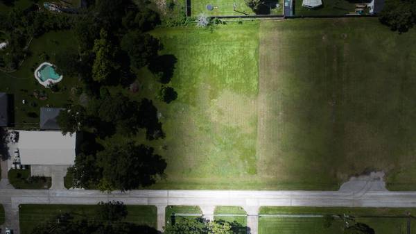 00 Delesandri, Kemah, TX 77565