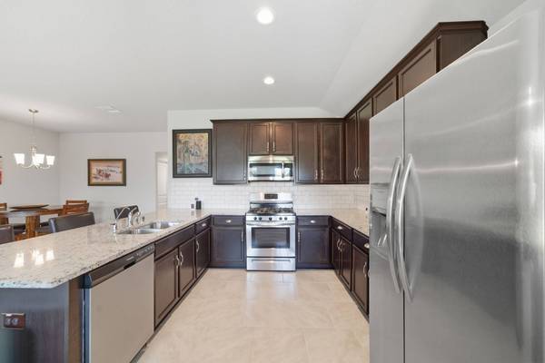 12801 Pirate Bend DR, Texas City, TX 77568